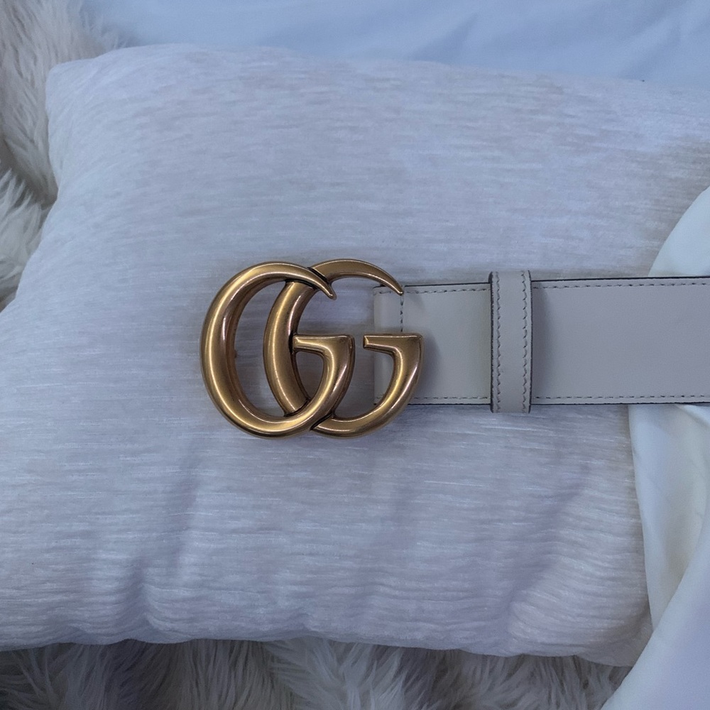 White leather GUCCI belt size 75